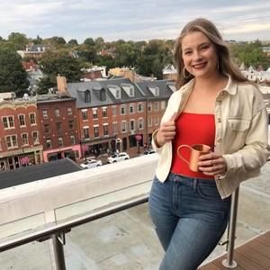 Meet your Posher, Lauren